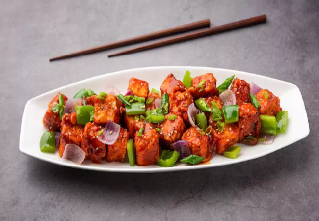 Coock Tips: घर पर बनाएँ रेस्टोरेंट स्टाइल चिली पनीर, उंगलियां चाटते रह जाएंगे सब