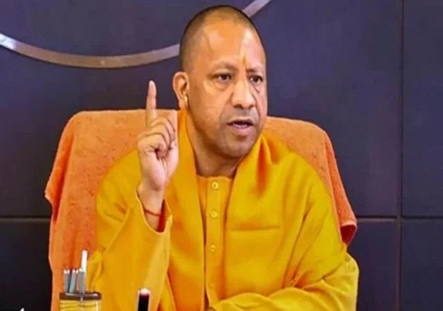 यूपी में बर्ड फ्लू का अलर्ट जारी, सीएम योगी बोले-चिड़ियाघर और पोल्ट्री फार्मों की बढ़ाएं निगरानी