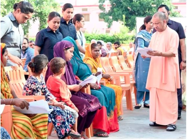 गरीबों की जमीन पर अवैध कब्जा करने वाले, कमजोरों को उजाड़ने वाले दबंगों को सबक सिखाया जाए : सीएम योगी