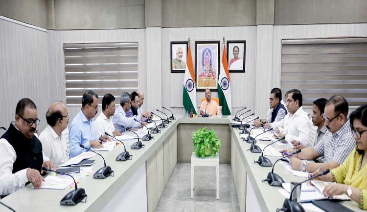 नगर विकास विभाग के कार्यों की सीएम योगी ने की समीक्षा, विकसित होंगी नगर पालिकाएं