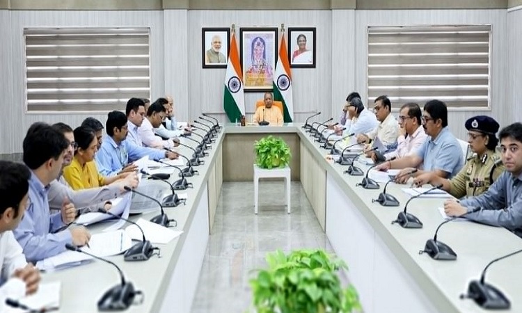 पीएम मोदी के ‘श्रमेव जयते’ के भाव को आत्मसात करते हुए हमें ऐसे सुधार करने होंगे, जो श्रमिकों और उद्यमियों, दोनों के लिए लाभकारी सिद्ध हों: सीएम योगी