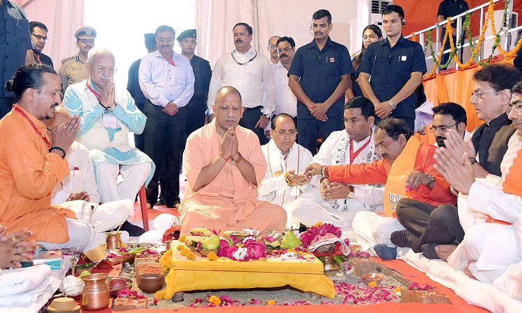 नई टाउनशिप परियोजना का CM योगी ने किया भूमि पूजन, कहा-यह योजना मेरठ के स्मार्ट सिटी मिशन को देगी मजबूती