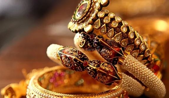 सोने का भाव हुआ महंगा, चांदी में भी आई तेजी