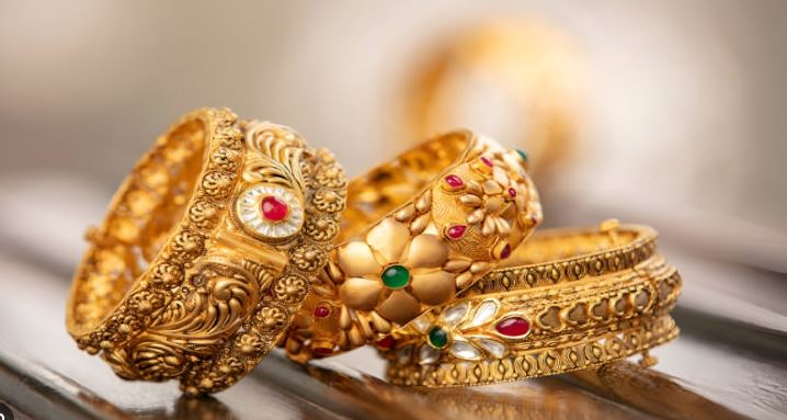 सोना आज फिर हुआ महंगा, चांदी के दामों में कोई बदलाव नहीं