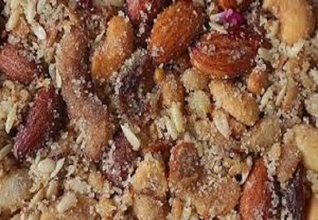 जन्माष्टमी के पर्व पर घर पर बनाएं मेवे की पंजीरी, भगवान कृष्ण हो जाएंगे खुश