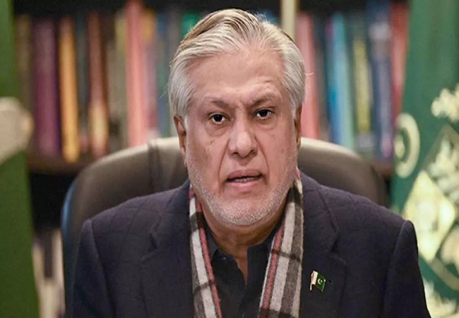 भारत का प्रभाव देख नरम हुआ पाकिस्तान, विदेश मंत्री डार ने कहा भारत से हो सकता है संवाद