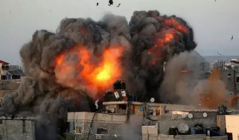 Israeli Attacks Gaza :  गाजा में इजरायली हमलों में कम से कम 11 लोग मारे गए
