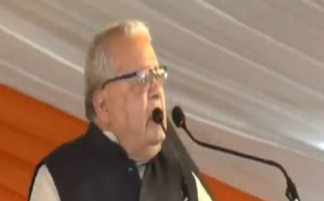 मुझे रोकने की बात मत सोचो…अलीगढ़ में सीएम योगी की मौजूदगी में सफेद पर्ची देखकर नाराज हुए कलराज मिश्र