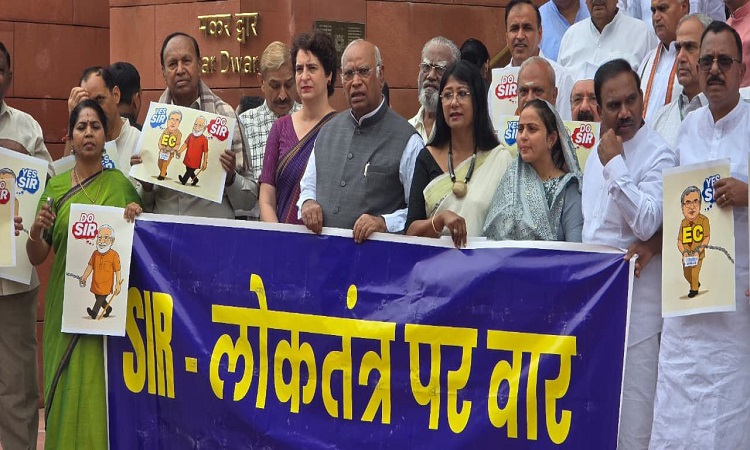 SIR है लोकतंत्र पर वार, नहीं छीनने देंगे…कमज़ोर तबकों के मतदान का अधिकार : खरगे