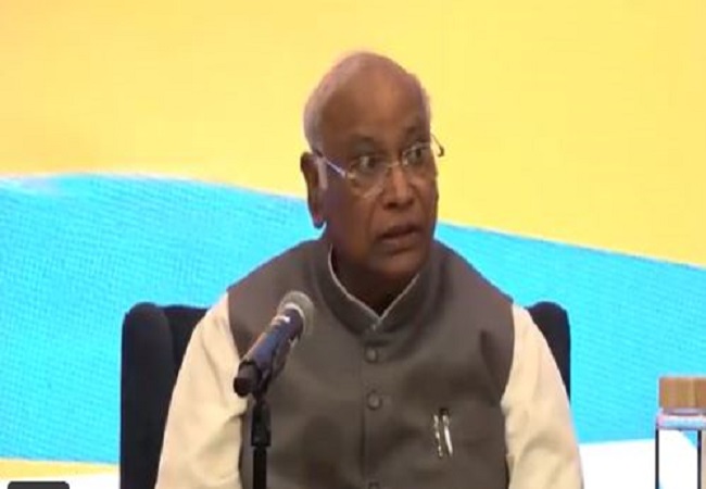 जितना काम डॉ० मनमोहन सिंह जी के समय हुआ उसका 10 प्रतिशत भी पिछले 11 सालों में नहीं हुआ: खरगे