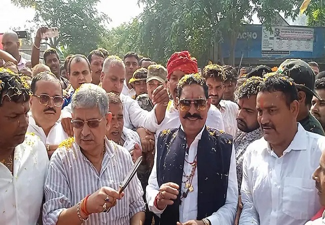 बिहार चुनाव- छोटे सरकार ने मोकामा में दिखाया जलवा, केंद्रिय मंत्री के साथ मिलकर निकाली रैली