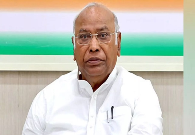 राष्ट्रीय स्वयंसेवक संघ पर लगाना चाहिए प्रतिबंध- मल्लिकार्जुन खड़गे