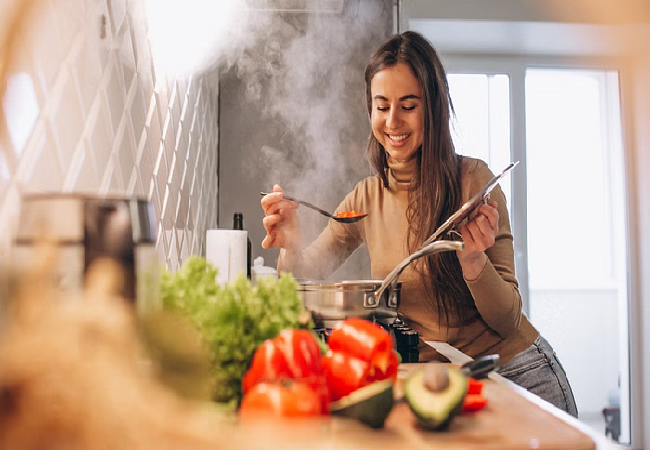 Coock Tips: इस गर्मी में देर तक खाना बनाना नहीं पसंद , तो ये हैं आसानी से बनने वाले पकवान, जो तैयार होंगे सिर्फ 15 मिनट में