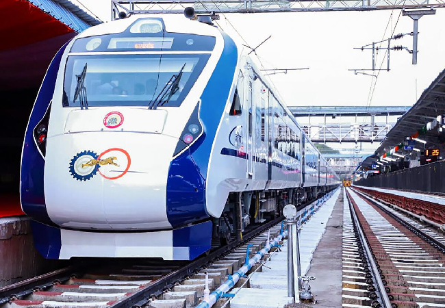 Vande bharat Express :लखनऊ से जयपुर के लिए जल्द चलेगी वंदे भारत एक्सप्रेस, चार रूटों के भेजे गए प्रस्ताव; 15 अगस्त तक संचालन