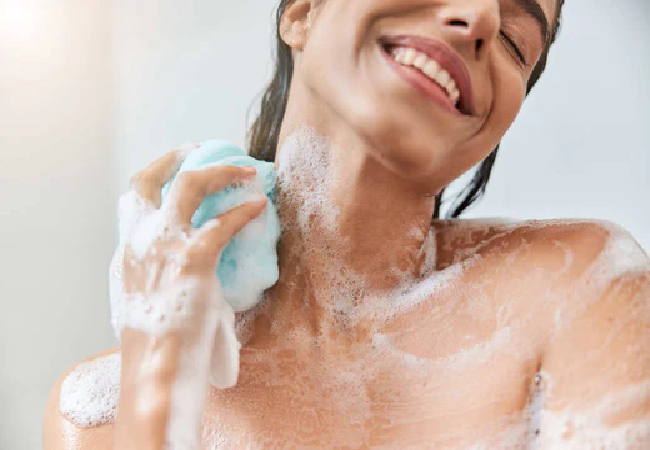 Beauty Care: Body Wash या Body Scrub: आपकी स्किन के लिए क्‍या है ज्‍यादा बेहतर? यहां जाने सच
