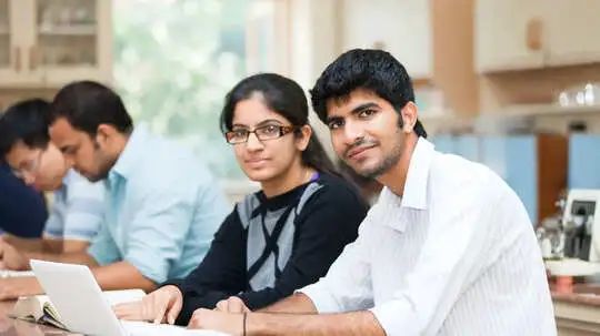 UP TGT PGT 2025 Date OUT: यूपी टीजीटी पीजीटी परीक्षा का शिड्यूल जारी, तुरंत करें चेक