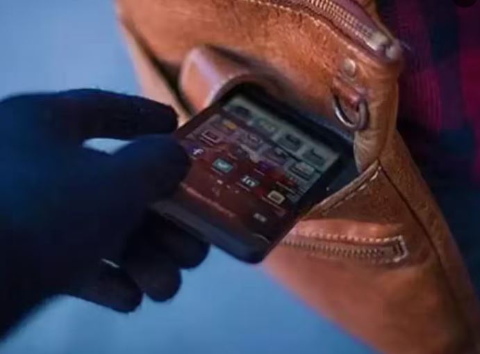 फोन चोरी होने पर Sanchaar Sathi पोर्टल बनेगा मददगार, मिल जायेगा फोन करना पड़ेगा ये आसान काम