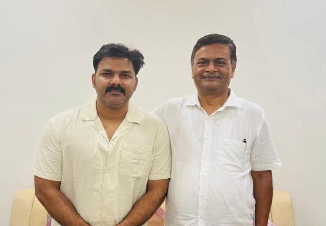 Bihar Election 2025 : आरके सिंह से दिल्ली में मिले भोजपुरी स्टार पवन सिंह, बिहार चुनाव से पहले कुछ नया होने वाला है?,