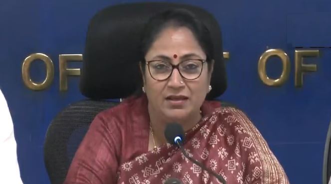 दिल्ली की मुख्यमंत्री रेखा गुप्ता ने खराब होती वायु गुणवत्ता के लिए पंजाब सरकार को ठहराया जिम्मेदार