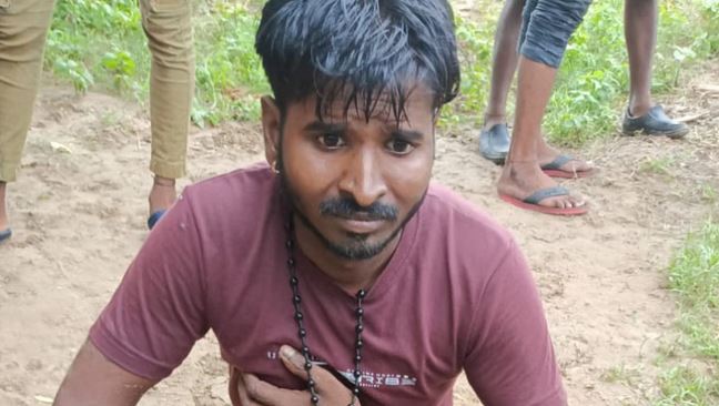 Varanasi News: पिता ने दो बच्चों के साथ गंगा नदी मे लगाई छलांग, बच्चे लापता, घटना के पीछे बताई जा रही पारिवारिक कलह