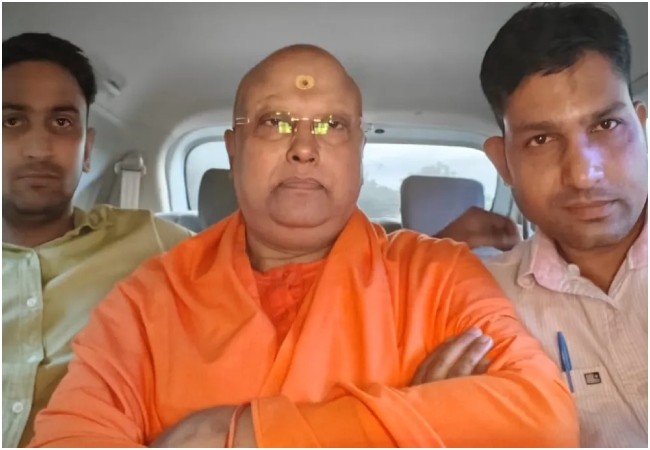 छात्राओं के यौन उत्पीड़न का आरोपी चैतन्यानंद सरस्वती गिरफ्तार, आगरा के होटल में था छुपा