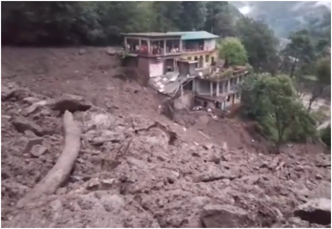 Chamoli Cloudburst: उत्तराखंड के चमोली में बादल फटने से 3 गांव तबाह, 10 लोग लापता, सीएम धामी ने जताया दुख