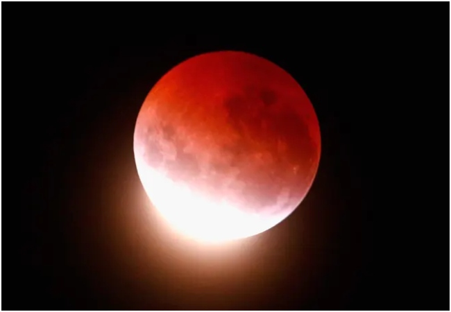 Chandra Grahan in India: इस महीने भारत समेत कई देशों में लगेगा चन्द्रग्रहण, लोग देखेंगे साल सबसे बड़ा ‘ब्लड मून’