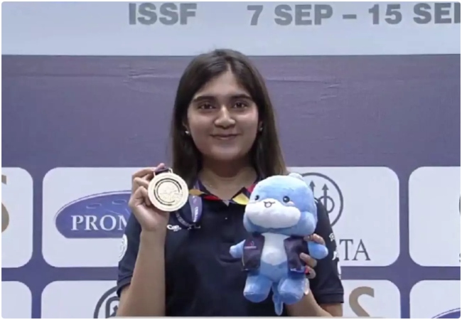 ईशा सिंह ने आईएसएसएफ विश्व कप में जीता गोल्ड, भारत के लिए मेडल का सूखा हुआ खत्म