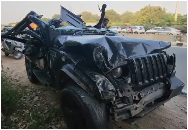 थार से घूमने निकले थे यूपी के लड़के-लड़कियां, दिल्ली-जयपुर हाईवे पर डिवाइडर से टकराई कार; 6 में से 5 की मौत