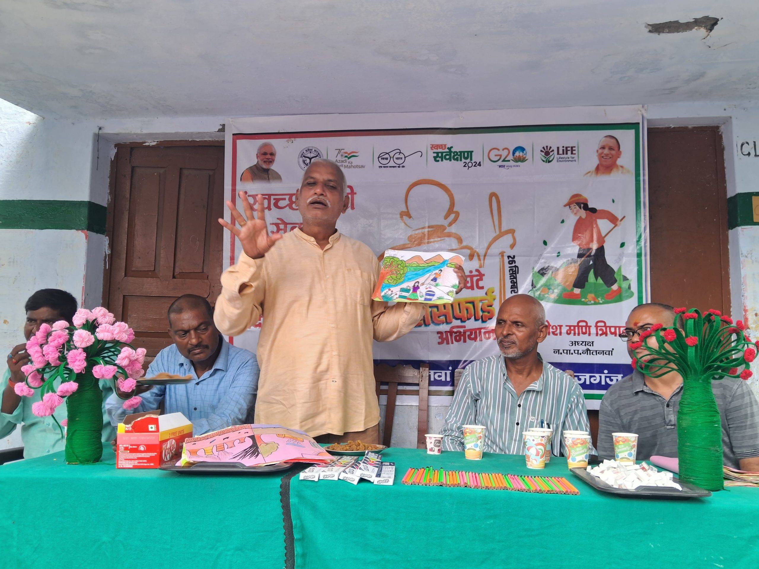 NAUTANWA:स्वच्छता थीम पर बच्चों की कला ने बिखेरे रंग