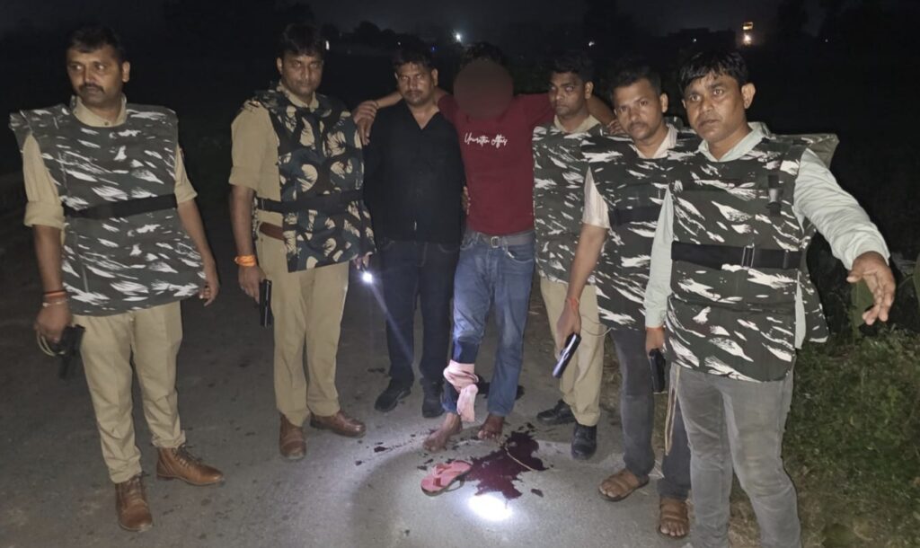 गो-तस्कर सलीम पुलिस मुठभेड़ में घायल, तमंचा व बाइक बरामद