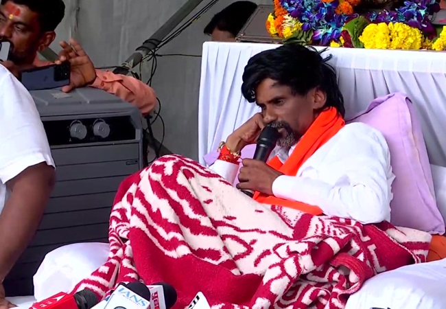 ‘मैं मर भी जाऊं तो आज़ाद मैदान से नहीं उठूंगा…’ मनोज जारंगे का मुंबई पुलिस की नोटिस पर जवाब