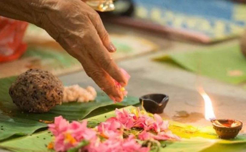 Pitru Paksha 2025 : आज पितृ पक्ष की प्रतिपदा का श्राद्ध किया जाएगा  ,  जानें पितरों के लिए कैसे तर्पण करें?