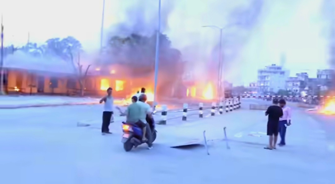 नेपाल में हिंसा के बाद सेना ने संभाली कमान