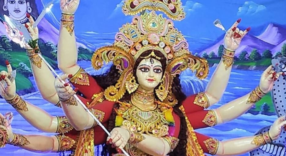 Sharadiya Navratri 2025 :  शारदीय नवरात्रि सोमवार से शुरू होगी , कर लें विधि विधान से देवी पूजा की तैयारी