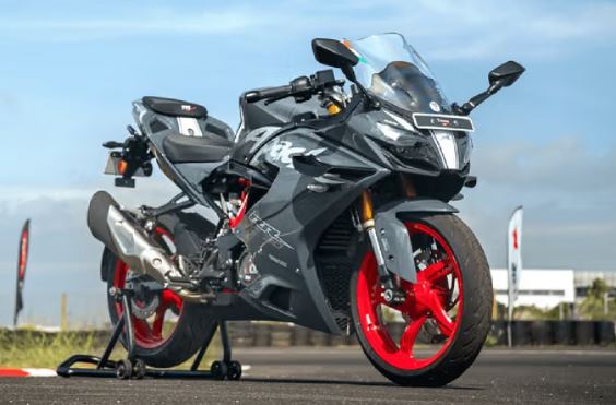 Aprilia SR-GP Replica : अप्रिलिया एसआर-जीपी रेप्लिका इस कीमत में लॉन्च , जानें फीचर्स और स्पेसिफिकेशन