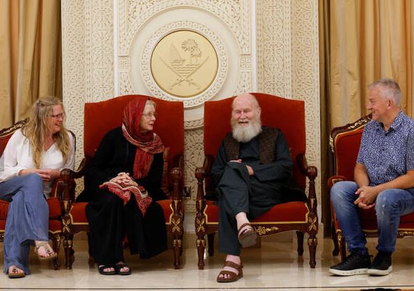 Afghanistan British elderly couple :  तालिबान ने अफगानिस्तान में महीनों से कैद ब्रिटिश बुजुर्ग दंपत्ति को किया रिहा, जानें कौन है पीटर और बार्बी रेनॉल्ड्स ?