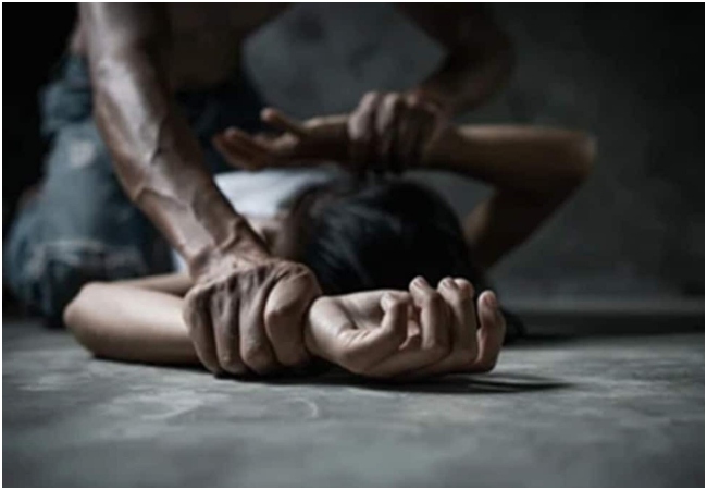 ट्यूशन टीचर नाबालिग से करता रहा रेप! बदनामी के डर से खायी गर्भपात की गोली, पीड़िता की मौत