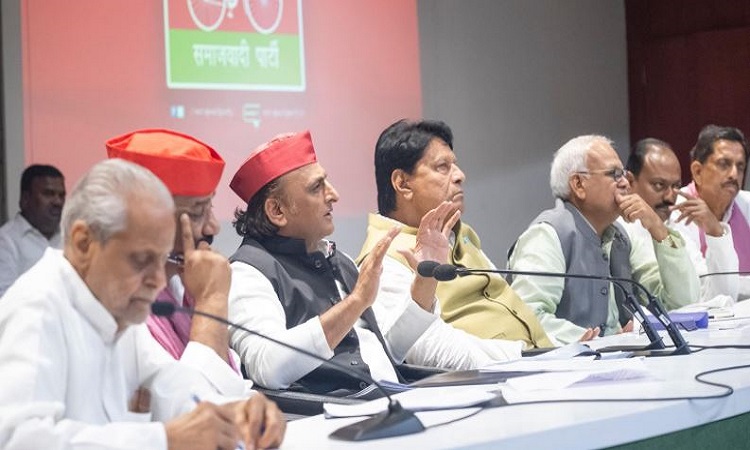 जनता 2027 में समाजवादी पार्टी की सरकार बनाने का बना चुकी है मन, बस प्रत्येक कार्यकर्ता को सक्रिय, सतर्क और सावधान रहना होगा: अखिलेश यादव