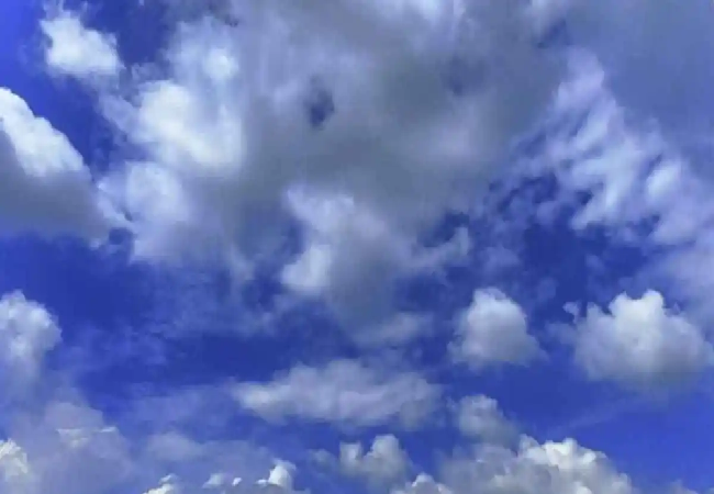 Lucknow Weather Today: राजधानी में बदलेगा मौसम का मिजाज ,उमस और गर्मी से लखनऊवासियो को मिलेगी राहत