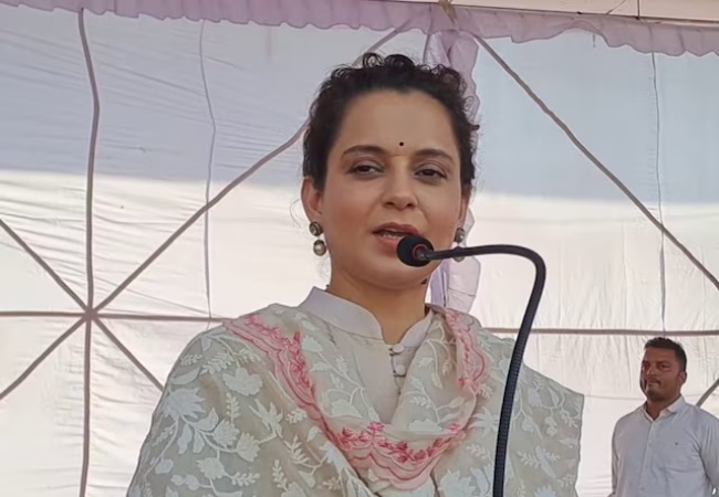 VIDEO-बाढ़ पीड़िता महिला ने भावुक होकर बीजेपी एमपी कंगना रनौत से कुछ कहने की कोश‍िश, तो उल्‍टा उसे ही सुना द‍िया