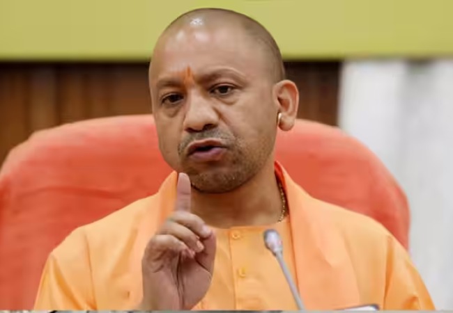 देवरिया मेडिकल कॉलेज की टंकी में शव मिलने का मामला : शासन का बड़ा एक्शन, प्राचार्य को हटाया, DM को सौंपी जांच