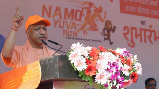 GST रिफॉर्म कर प्रधानमंत्री नरेंद्र मोदी ने देशवासियों को दिया दिवाली गिफ्ट, शिक्षण सामाग्री से लेकर कई चीजें होंगी सस्ती: सीएम योगी