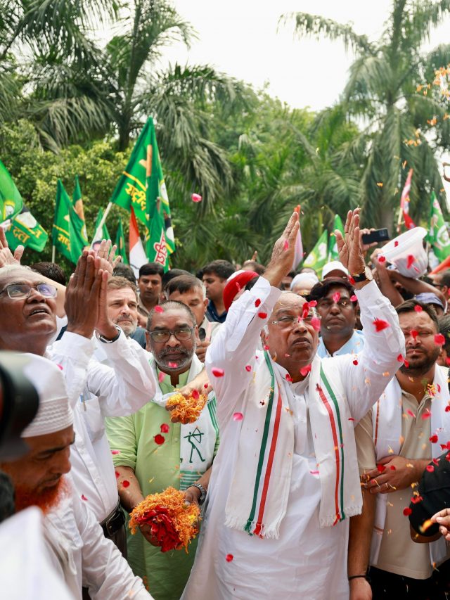 वोटर अधिकार यात्रा का समापन, महागठबंधन का जोश हाई