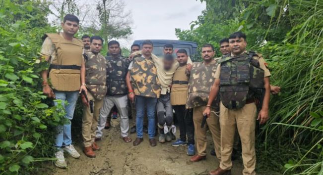 गोरखपुर में छात्र की हत्या करने वाले गिरफ्तार, मुठभेड़ में एक आरोपी गोली लगने से घायल