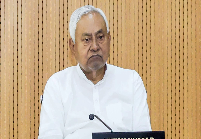 CM Nitish Gift: शिक्षा सेवकों और विकास मित्रों को सीएम नीतीश का बड़ा तोहफ़ा , भत्ते बढ़े, टैबलेट-स्मार्ट के लिए सरकार देगी पैसा