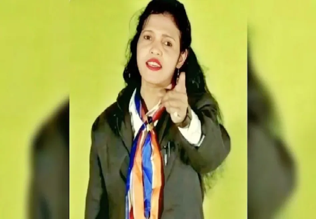 मां दुर्गा को अपशब्द बोलने वाली सिंगर सरोज सरगम पति सहित गिरफ्तार , हिंदू संगठनों में था आक्रोश