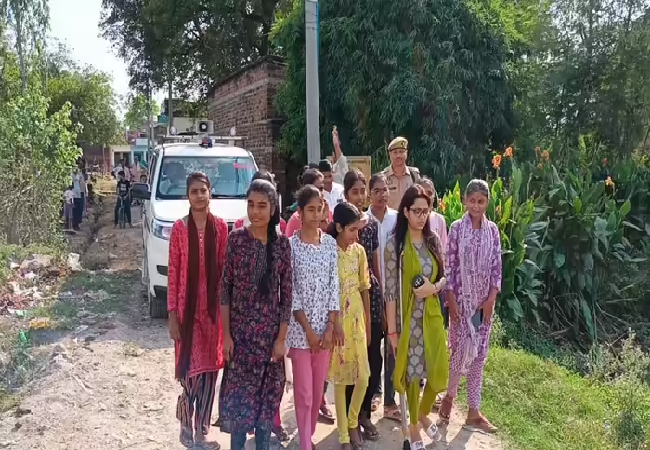 Up Update: जालौन की 7 बेटियों ने कुछ ऐसा किया , सौगात लेकर खुद पहुंची एसडीएम ,पूरा गाँव खुशी से झूमा