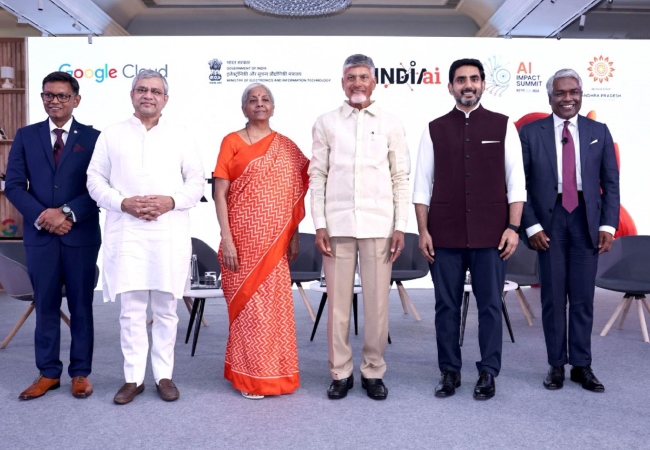 Google आंध्र प्रदेश में AI Hub स्थापित करने के लिए निवेश करेगा 15 बिलियन डॉलर, अदानी समूह की साझेदारी से बनेगा सबसे बड़ा डेटा सेंटर