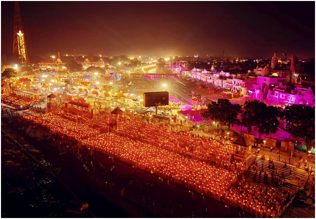 Ayodhya Deepotsav 2025: आज रामनगरी में एक साथ 2611101 दीप होंगे प्रज्ज्वलित, दो नए वर्ल्ड रिकॉर्ड बनाने की तैयारी